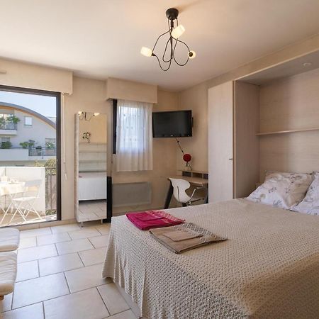 Appartement Proche Lac Et Commerces Annecy Esterno foto