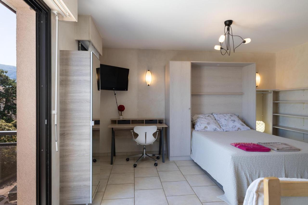 Appartement Proche Lac Et Commerces Annecy Esterno foto