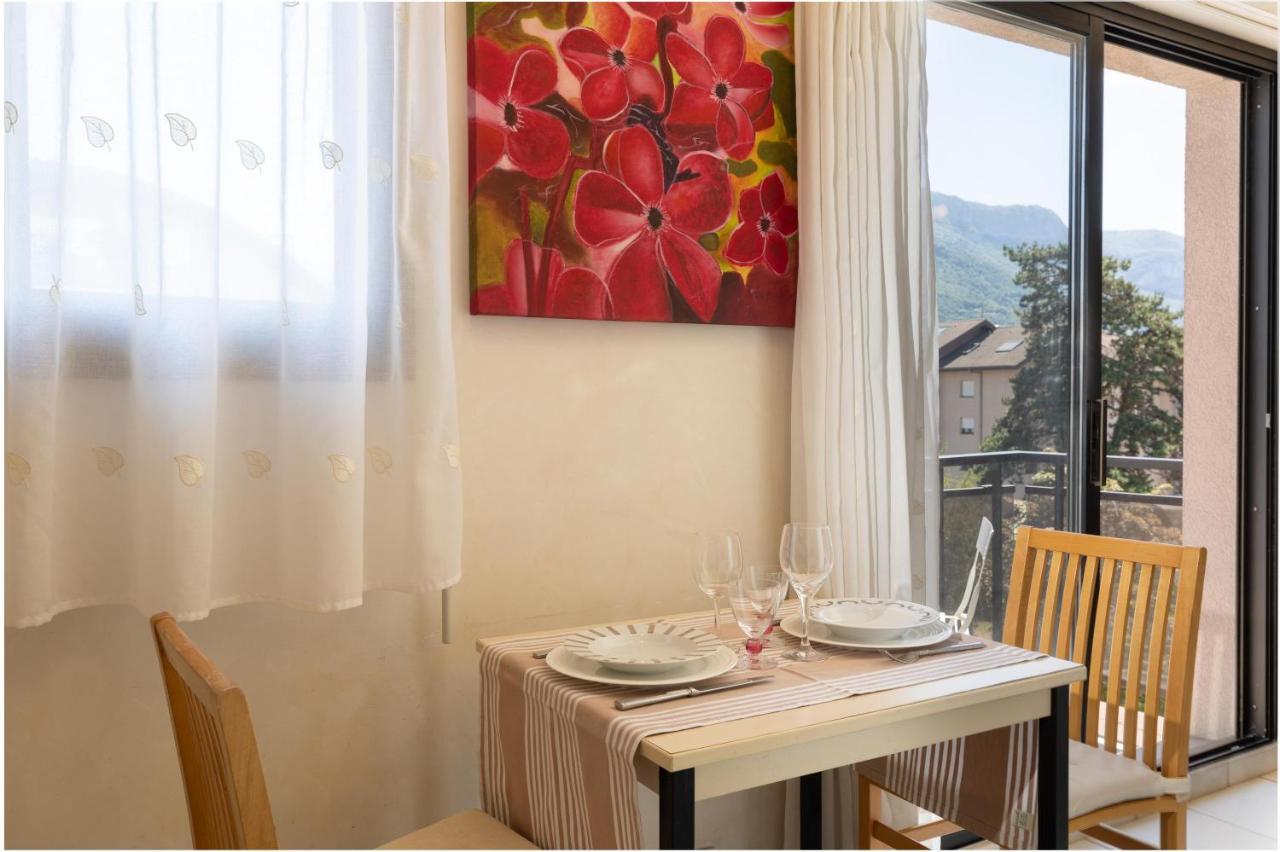 Appartement Proche Lac Et Commerces Annecy Esterno foto